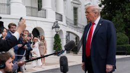 Donald Trump kész a Moszkva elleni szankciók második szakaszába lépni