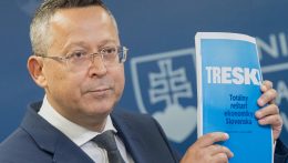Ladislav Kamenický pénzügyminiszter bemutatta a kormány harmadik konszolidációs csomagját