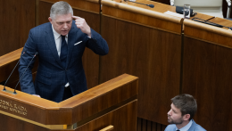 Fico: háromszor is elszámolt egy pályázatot egy Šimečka édesanyjához köthető szervezet