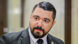 Az SaS rendkívüli parlamenti ülést kezdeményez a SIS-igazgatójának balesete miatt