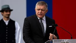 Robert Fico a visegrádi együttműködést megerősítéséről beszélt