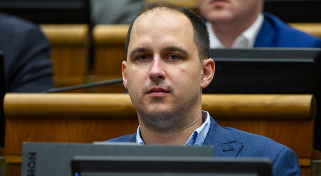 A jövő évtől az egyéni vállalkozók mentesülhetnének a tranzakciós adó alól