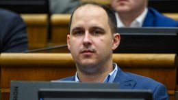 A jövő évtől az egyéni vállalkozók mentesülhetnének a tranzakciós adó alól