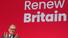 Negatív rekordokat döntöget Keir Starmer támogatottsága, a brit kormány nem tud mit kezdeni a bevándorlókkal