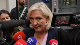 Marine Le Pen előrehozott választásokat követel Franciaországban Lecornu lemondását követően