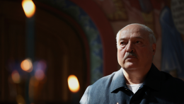 Az országában ragadt litván teherautók lefoglalásával fenyegetőzik a belorusz elnök