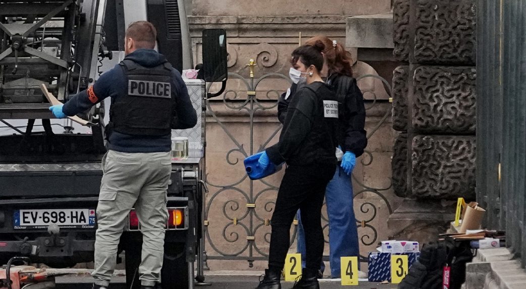 A Louvre zárva marad az ékszerrablás után