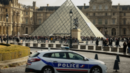 A francia rendőrség két gyanúsítottat vett őrizetbe a Louvre-ban történt rablás ügyében