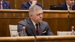 Két éves a negyedik Fico-kormány, a miniszterelnök dolgát azonban továbbra is a saját koalíciós partnerei nehezítik