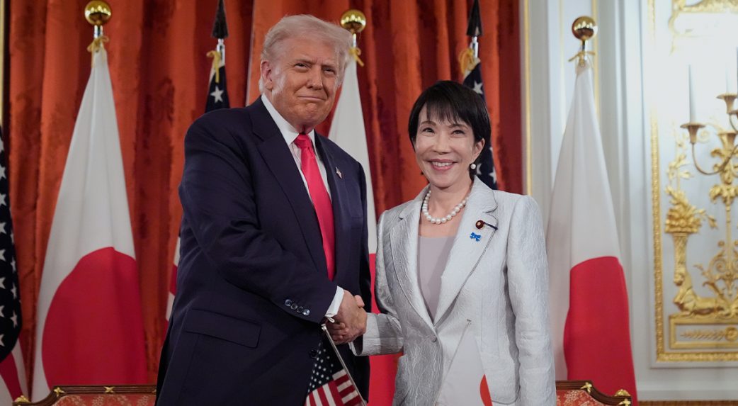 Sanae Takaicsi japán frissen megválasztott miniszterelnöke fogadta az Egyesült Államok elnökét