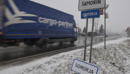 Lukáš Machalát zavarják a kétnyelvű táblák, Horony Ákost is bírálta