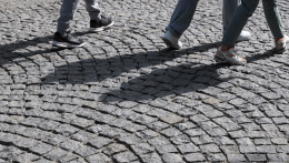 Szlovákia sebességkorlátozást vezet be a járdán közlekedőkre