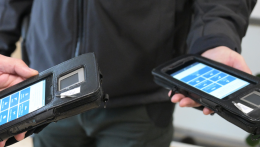 Az ellenzék üdvözli a minisztériumi informatikai pályázatok leállítását