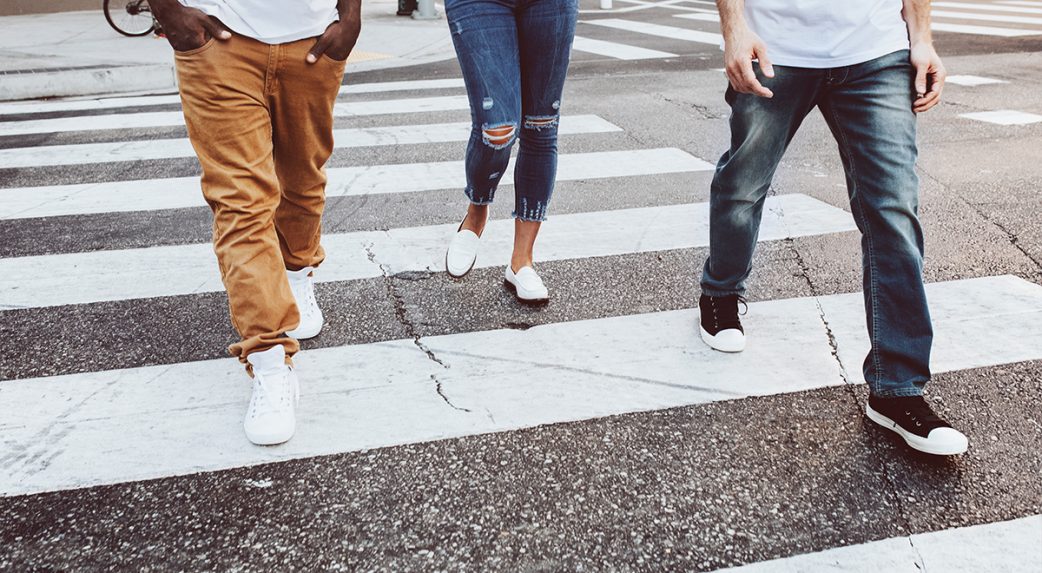 A gyalogosokra nem vonatkozik a 6 km/h-s sebességhatár