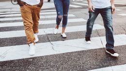 A gyalogosokra nem vonatkozik a 6 km/h-s sebességhatár