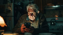 Az állam, a magánszektor és a civil szféra képviselői együttműködésbe kezdenek az idősek védelme érdekében