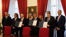 Aláírták a koalíciós szerződést Csehországban