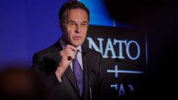 A Romániában állomásozó amerikai csapatok átszervezése nem egyedi – mondta a NATO-főtitkára