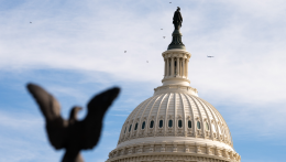 Jóváhagyta a rekordhosszú amerikai kormányzati fizetésképtelenség végét jelentő törvényjavaslatot a szenátus