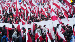 Százezres nagyságrendű tömeg vett részt Varsóban a lengyel függetlenségi meneten