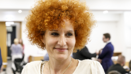 Leváltotta Katarína Roskoványit az igazságügyi minisztérium államtitkári posztjáról a kormány