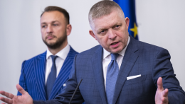 A kormányfő jogi segítséget kínál a belügyminiszternek