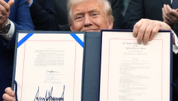 Véget ér az amerikai kormányzati leállás