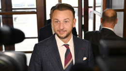 A belügyminiszternek bocsánatot kell kérnie a Čurilla körüli rendőröktől