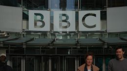 Donald Trump 5 milliárd dollárra pereli a BBC-t