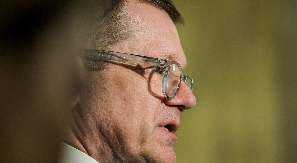 Lemond posztjáról Peter Kmec