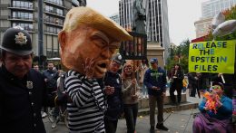 Republikánus képviselő is az Epstein-ügy kapcsolatos iratainak nyilvánosságra hozása mellett állnak