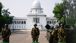 Halálra ítélték a volt miniszterelnököt Bangladesben