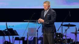 A politikai rendszer szabad választásokon alapuló reformját sürgeti a miniszterelnök