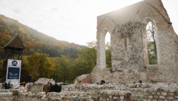 Bucavasgyúró a kolostorrom tövében