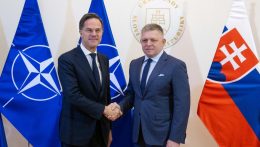 Szlovákia légvédelmének megerősítését kérte Mark Ruttétól a kormányfő