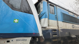Egy gyors- és egy személyvonat ütközött Dél-Csehországban, 40 sérültet jelentenek