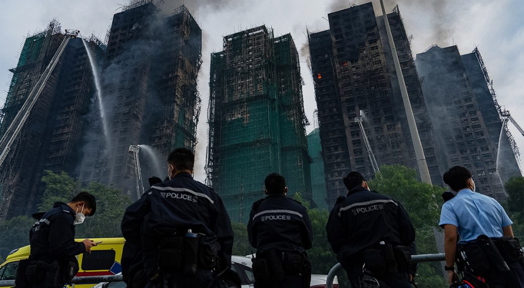 Hatvanötre emelkedett a hongkongi tűzvész halálos áldozatainak száma