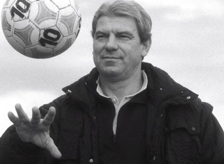 Elhunyt Jenei Imre, a magyar labdarúgó-válogatott volt szövetségi kapitánya