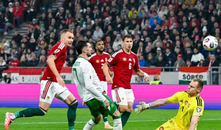 Labdarúgó vb-selejtező: drámai hazai vereség az írek ellen