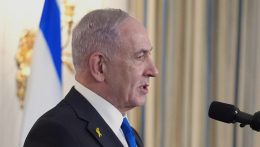 Benjamin Netanjahu újra a bíróság előtt, kegyelmet kért korrupciós ügyében