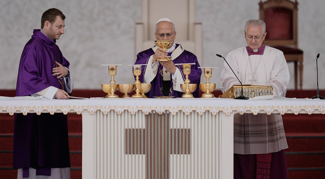 Mintegy 150 ezren vettek részt a pápa által Bejrútban celebrált szabadtéri misén