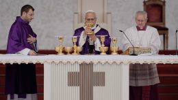 Mintegy 150 ezren vettek részt a pápa által Bejrútban celebrált szabadtéri misén