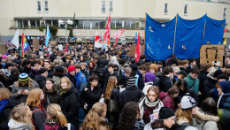 Tömeges diáktüntetés Németországban a katonai szolgálat ellen