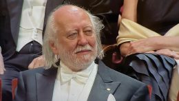 Krasznahorkai László átvette az irodalmi Nobel-díjat