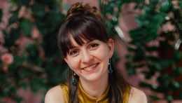 Közösségszolgálat a színpadon és a katedrán – Kaszmán-Saróka Liliána