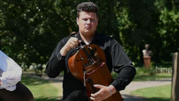 Reneszánszát éli a tekerőlant