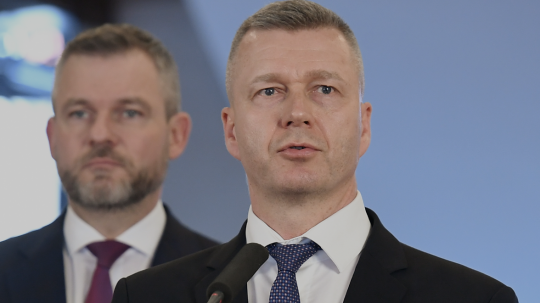 Az államfő ex-tanácsadója felelősségteljes lépésnek tartja a lemondást