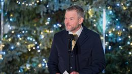 Dekrétumok a fa alá