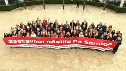 „Állítsuk meg a nők elleni erőszakot!”