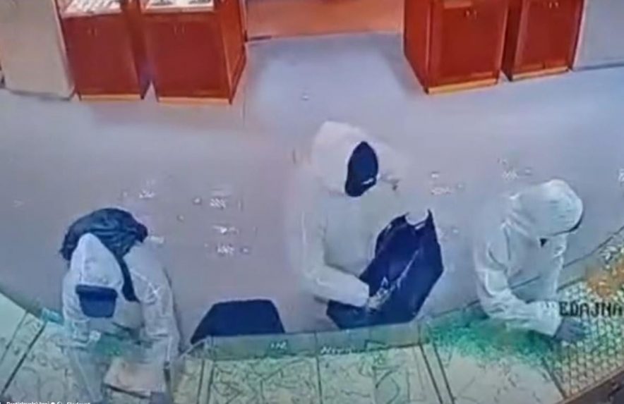 Rendőrség: román állampolgárt vádolnak novemberi ékszerrablás miatt